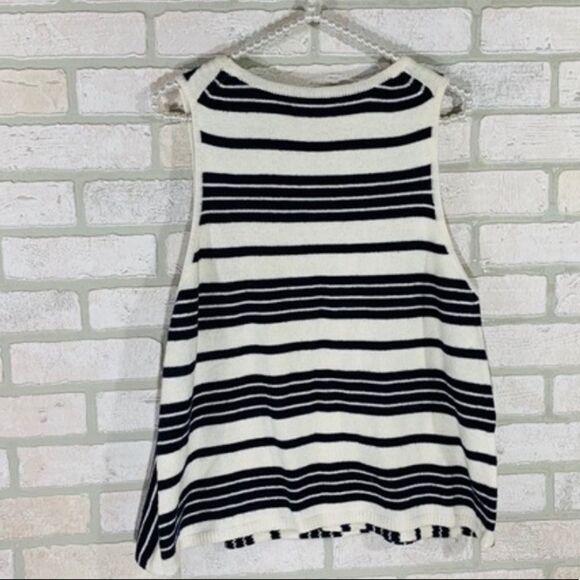 ✨ Stripe-Play Sweater Tank✨ - Picture 7 of 7
